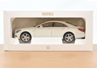 Колекционерска метална кола Mercedes Benz CLS Coupe 1:18 NOREV 183943