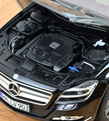 Колекционерска метална кола Mercedes Benz CLS Shooting Brake 1:18 NOREV 183944