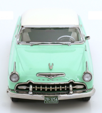 Колекционерска метална кола Desoto Fireflite Sedan 1:18 KK Scale 181543