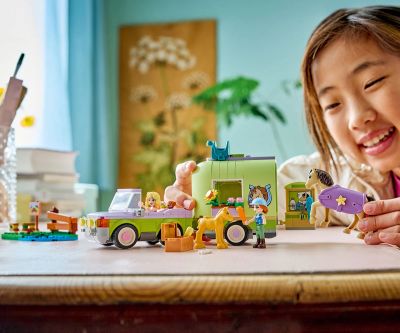 Конструктор Ремарке за кон и бебе жребче LEGO Friends 42695