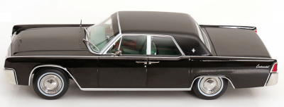 Колекционерска метална кола Lincoln Continental Sedan 1:18 KK Scale 181483