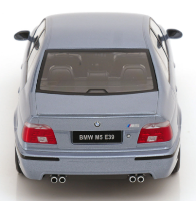 Колекционерска метална кола BMW M5 E39 1:18 KK Scale 181622