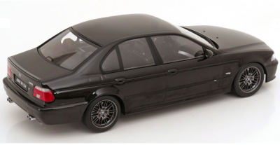 Колекционерска метална кола BMW M5 E39 1:18 KK Scale 181623
