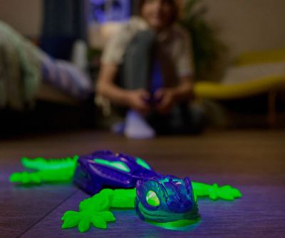 Катерещ се гекон с дистанционно управление и светещи очи HEX BOTS Spin Master 6075451 