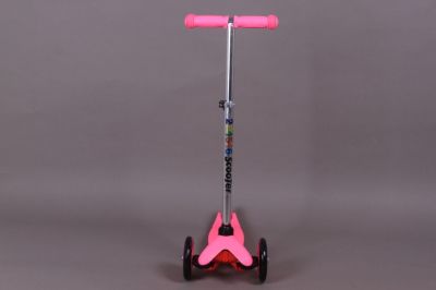 Тротинетка/скутер със светещи силиконови колела розова