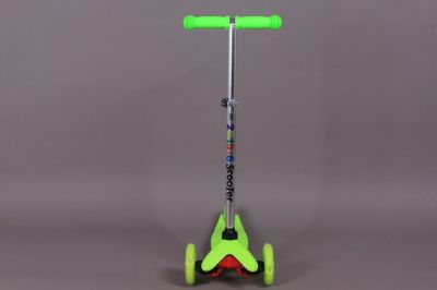 Тротинетка/скутер със светещи силиконови колела  зелен
