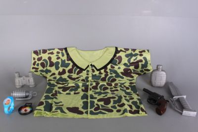 Военен комплект с риза и оръжия