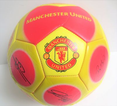 Футболна топка FC Manchester United номер 5 с автографи