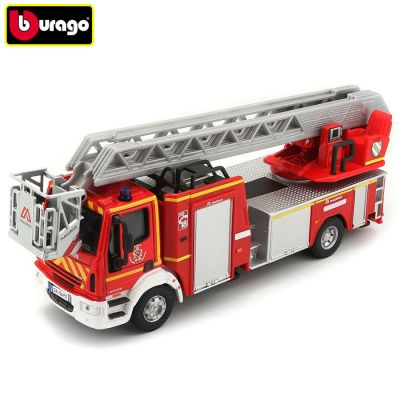Burago Пожарна със стълба 1:50 Iveco Magirus 18-32001