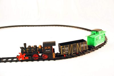 Класически влак с вагони и  релси