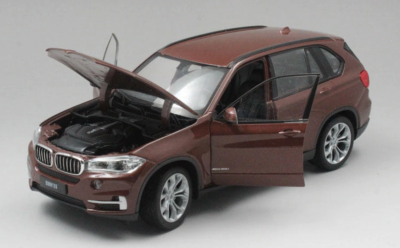 Метална кола Welly BMW X5 2015 1:24