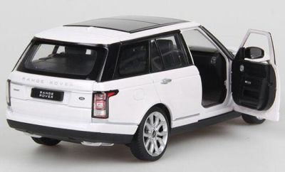 Метална кола с отварящи се врати Range Rover Rastar 1:24 бял