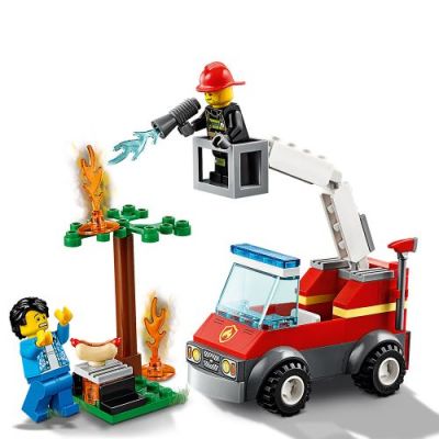 Конструктор LEGO CITY Изгарящо барбекю 60212