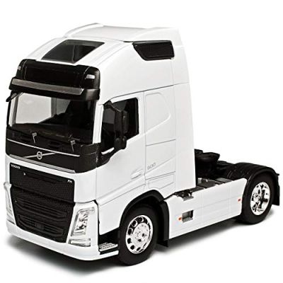 Метален камион влекач Volvo FH 4x2 WELLY 1/32 бял