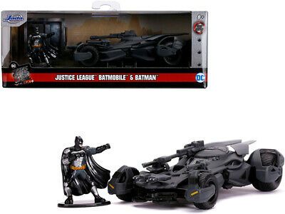Метален автомобил Batman Justice League Batmobile&Batman 1/32