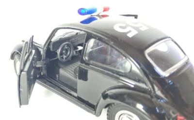 Метална кола с отварящи се врати и капаци Volkswagen Police
