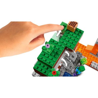 Конструктор LEGO Minecraft Изоставената мина 21166