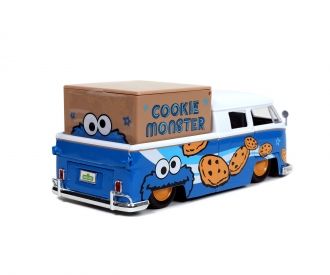 Метален автомобил Sesame Street Cookie Monster 1963 VW Bus Pick up 1:24 Jada 253255030