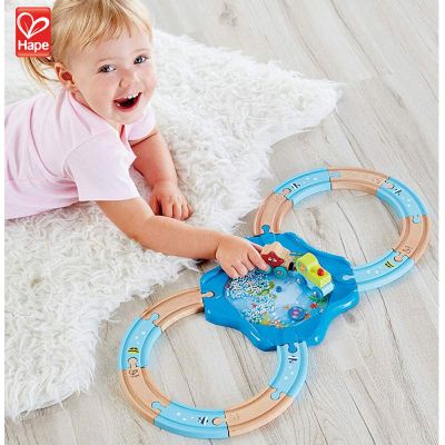 Дървенo влакче Подводни истории Hape H3827