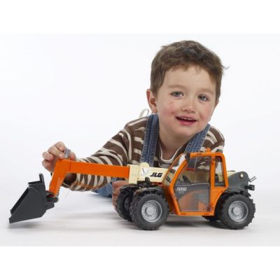 Детска строителна машина Товарач повдигач телескопично рамо JLG Bruder, 02140