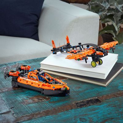 Конструктор LEGO Technic Спасителен кораб на въздушна възглавница 42120