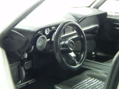 Метална кола с отварящи се врати Ford Mustang GT 1/24 MAISTO 31260