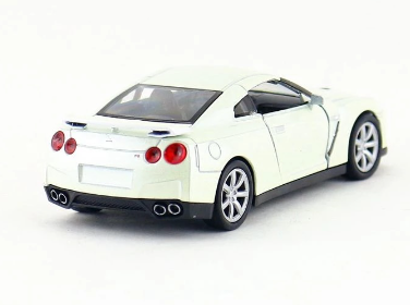 Металeн автомобил Nissan GT-R Welly 1:34 бял