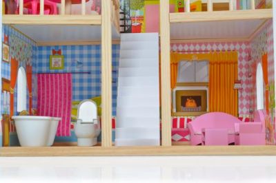 Дървена къща за кукли с обзавеждане EMILY Moni Toys 8209