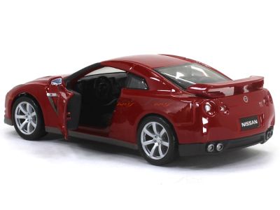 Метална кола Nissan GT-R Bburago 1:32