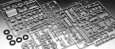 Сглобяем модел Revell Камион Unimog 404 S