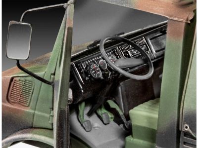 Сглобяем модел Revell Камион Unimog 2T milgl