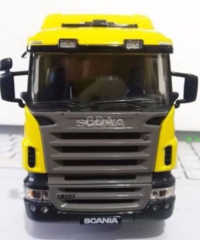 Метален камион влекач Scania R470 Welly 1/32 жълт