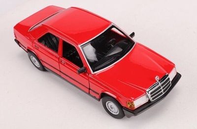 Метален автомобил Mercedes Benz 190E 1987 Bburago 1:24 
