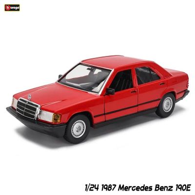 Метален автомобил Mercedes Benz 190E 1987 Bburago 1:24 