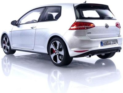 Метална кола Volkswagen Golf GTI 2013 Reflex Silver Norev 1:18 - 188551