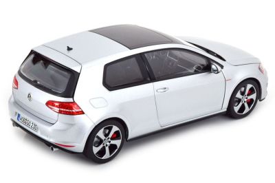 Метална кола Volkswagen Golf GTI 2013 Reflex Silver Norev 1:18 - 188551