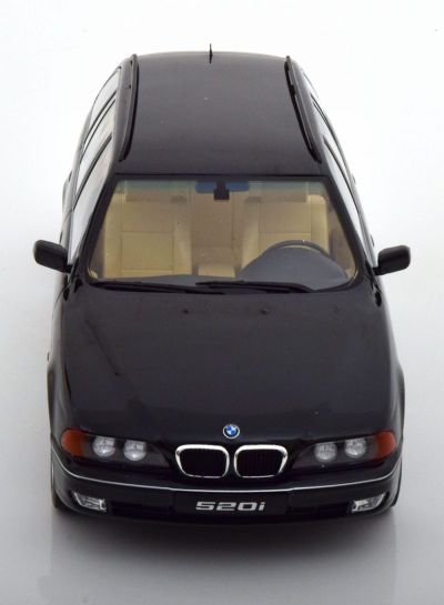 Метална кола BMW 520i E39 Touring 1997 KK Scale 1:18 - KKDC181083