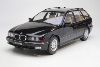 Метална кола BMW 520i E39 Touring 1997 KK Scale 1:18 - KKDC181083