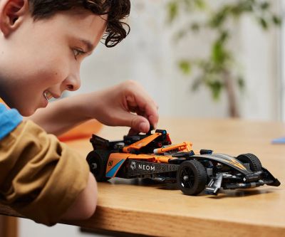 Конструктор LEGO Technic 42169 Състезателна кола NEOM McLaren Formula E