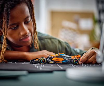 Конструктор LEGO Speed Champions 76919 Състезателна кола 2023 McLaren Formula 1