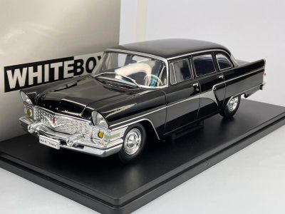 Метална кола GAZ-13 Chaika 1960 WHITE BOX 124080