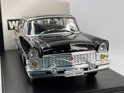 Метална кола GAZ-13 Chaika 1960 WHITE BOX 124080