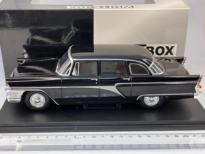 Метална кола GAZ-13 Chaika 1960 WHITE BOX 124080