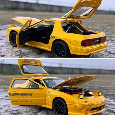 Метален автомобил Mazda RX7 със звук и светлини 1/24