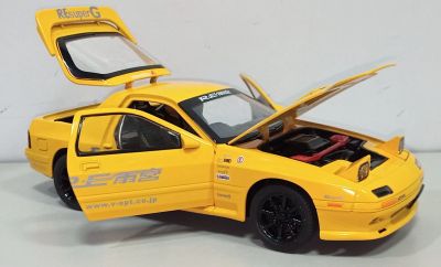 Метален автомобил Mazda RX7 със звук и светлини 1/24