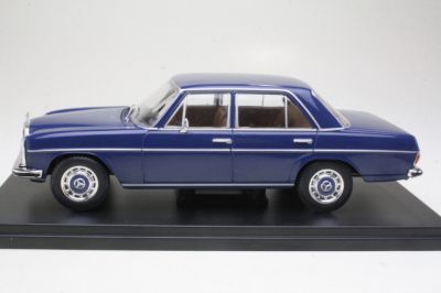 Метална кола Mercedes 200 D WHITE BOX 124195