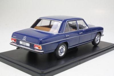 Метална кола Mercedes 200 D WHITE BOX 124195