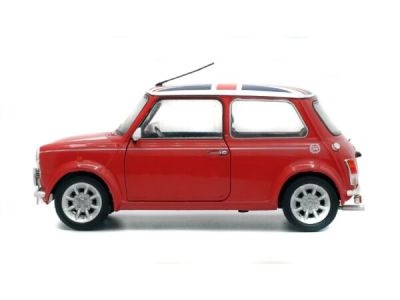 Метална кола MINI COOPER SPORT 1997 - RED + FLAG SOLIDO 1:18 - 1800604