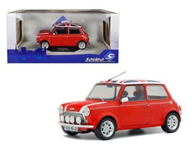 Метална кола MINI COOPER SPORT 1997 - RED + FLAG SOLIDO 1:18 - 1800604