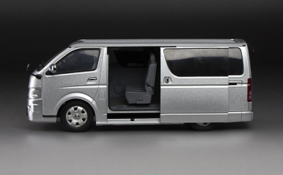 Метален бус Toyota H200 HiAce Van Super GL SUN STAR 51012